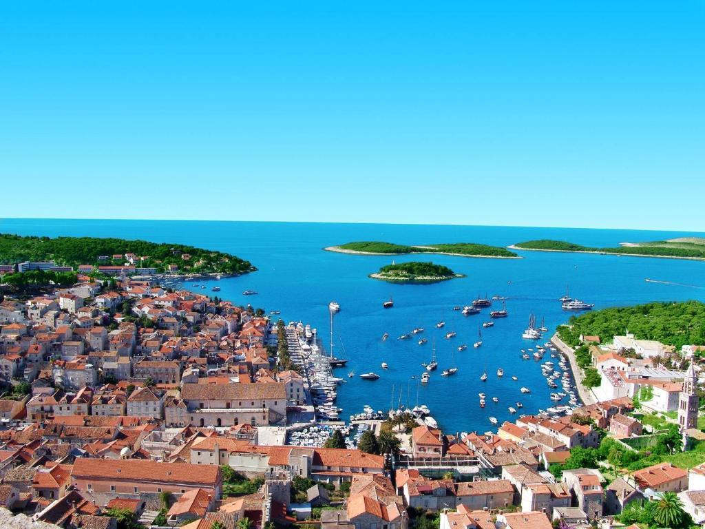 Apartments Luma Hvar Town Bagian luar foto