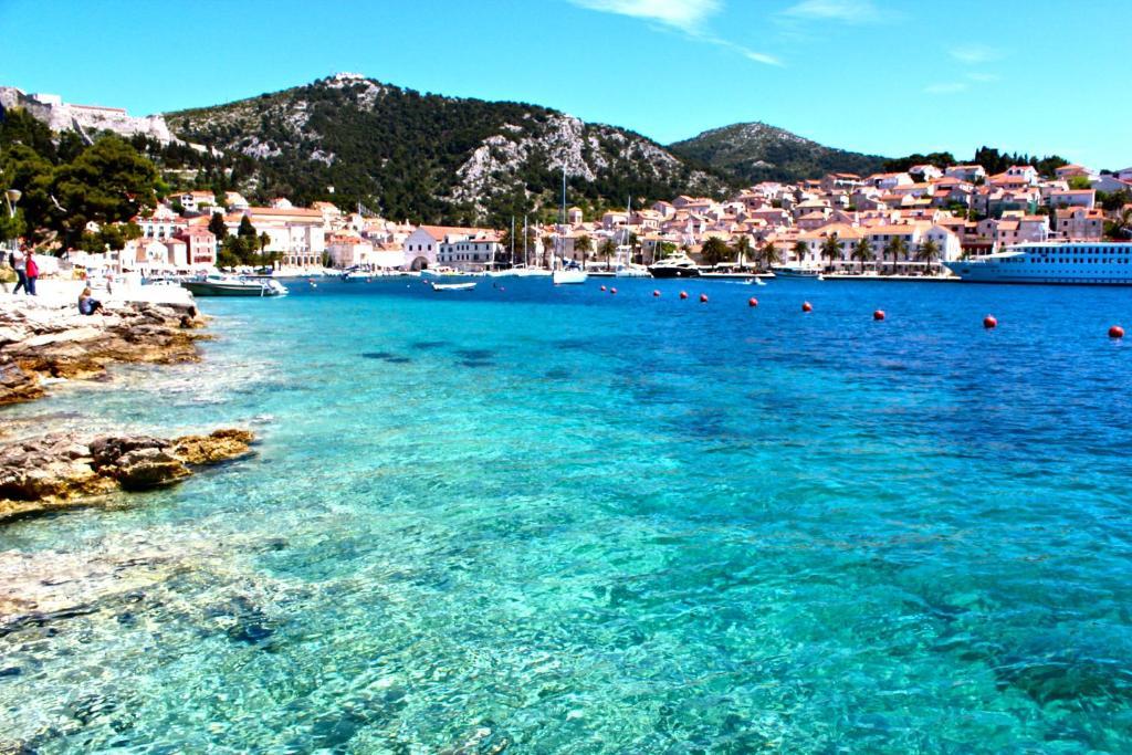 Apartments Luma Hvar Town Bagian luar foto